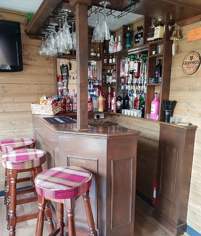 Bar view in Black Pug log cabin Bar view in Black Pug log cabin