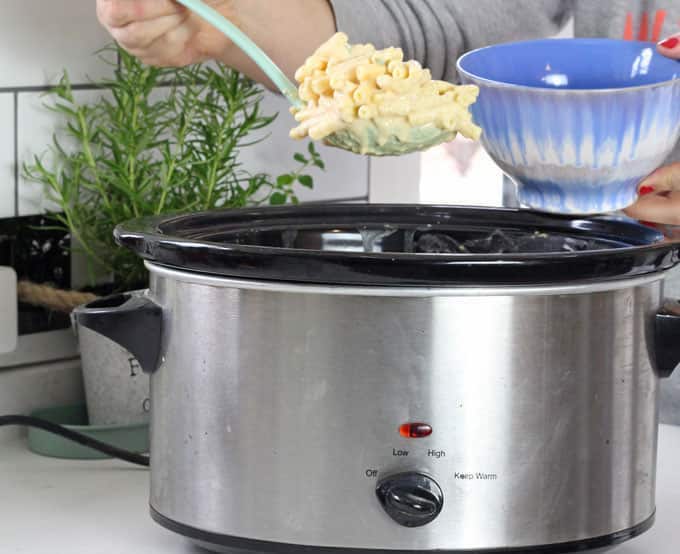 Macaroni cheese in slow cooker