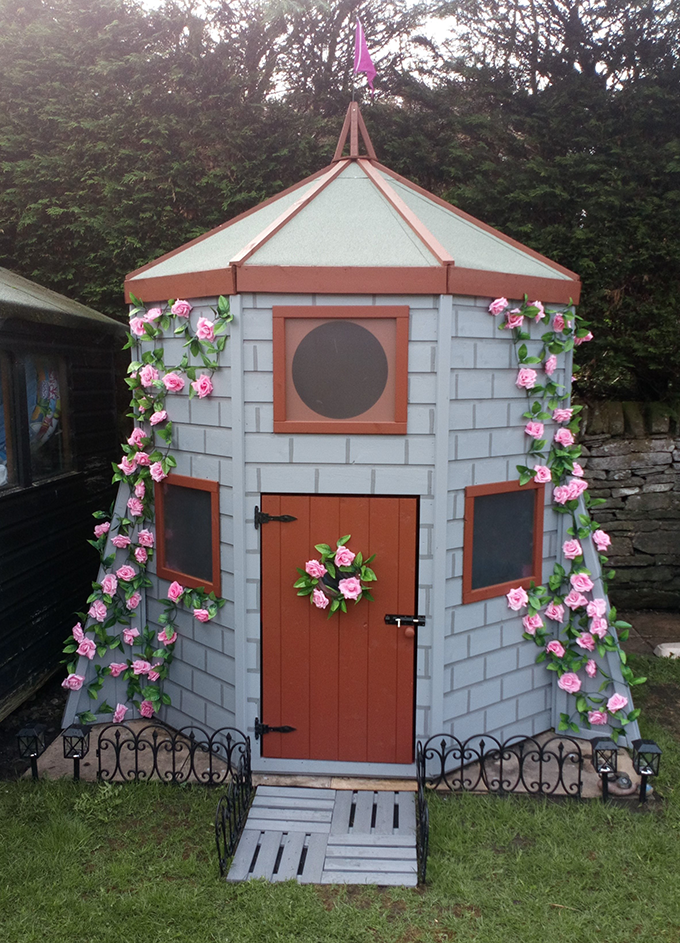 Allen's 6 x 6 rocket playhouse Allen's 6 x 6 rocket playhouse