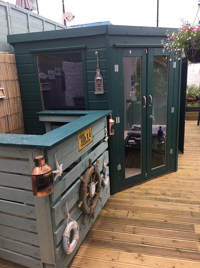 Pamela's 11 x 7 corner summerhouse Pamela's 11 x 7 corner summerhouse
