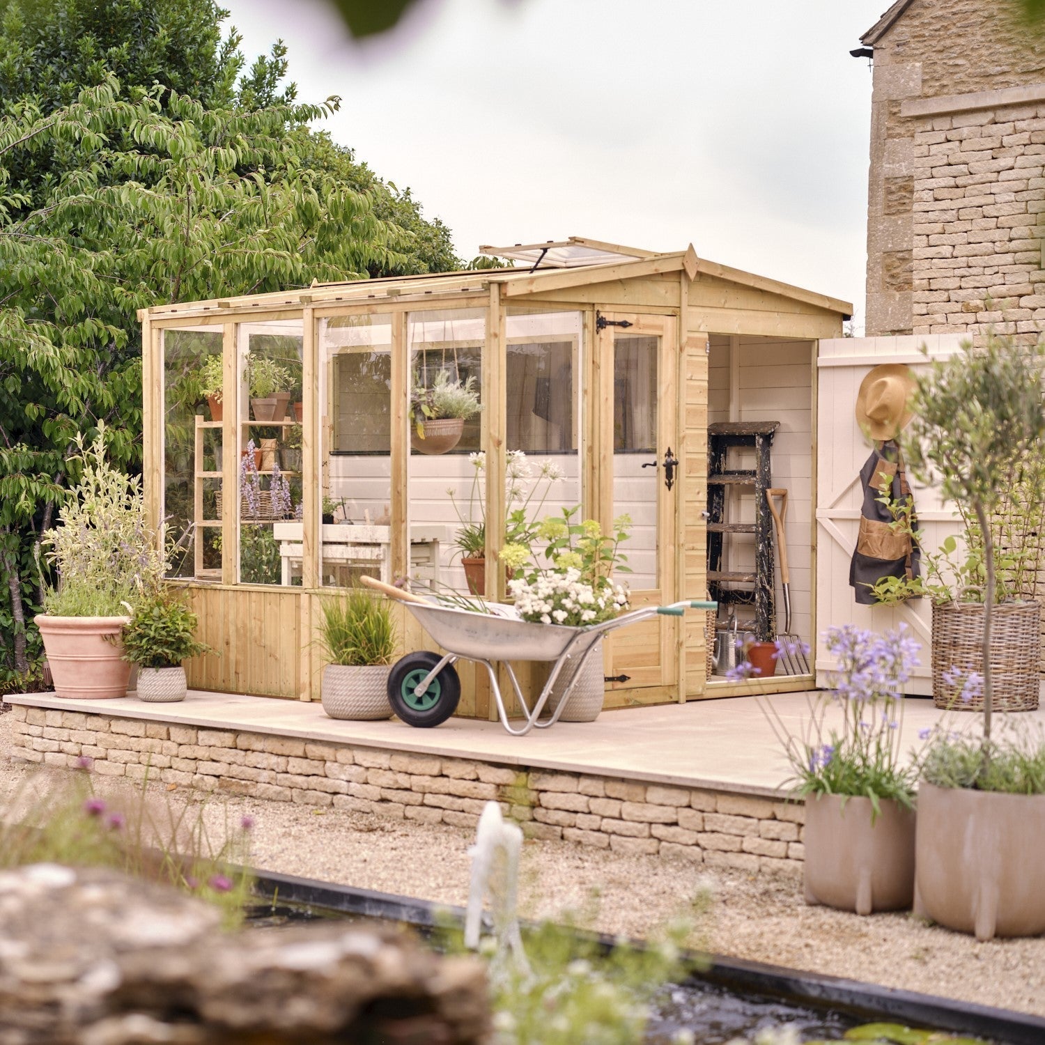 Waltons’ ultimate guide to buying a greenhouse