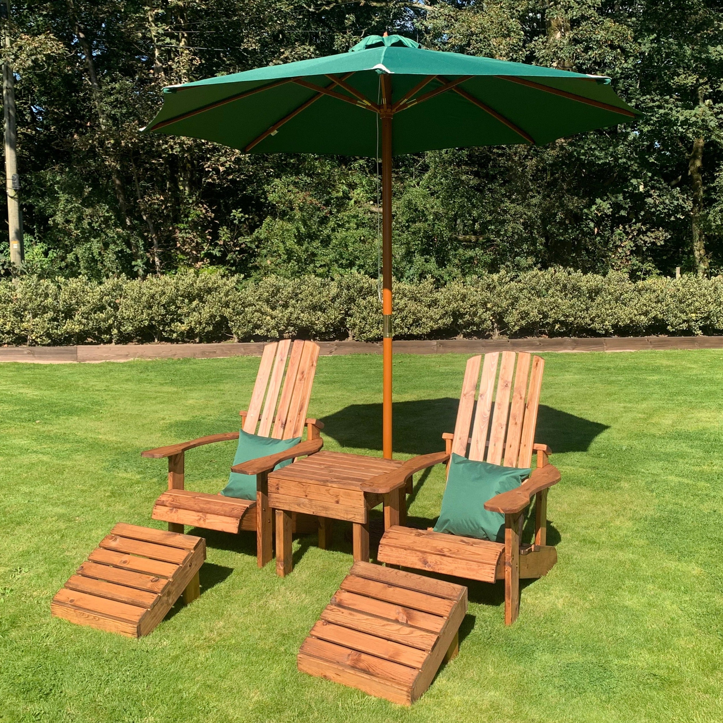 Charles Taylor Aidendack Style Set with Cushions and Parasol